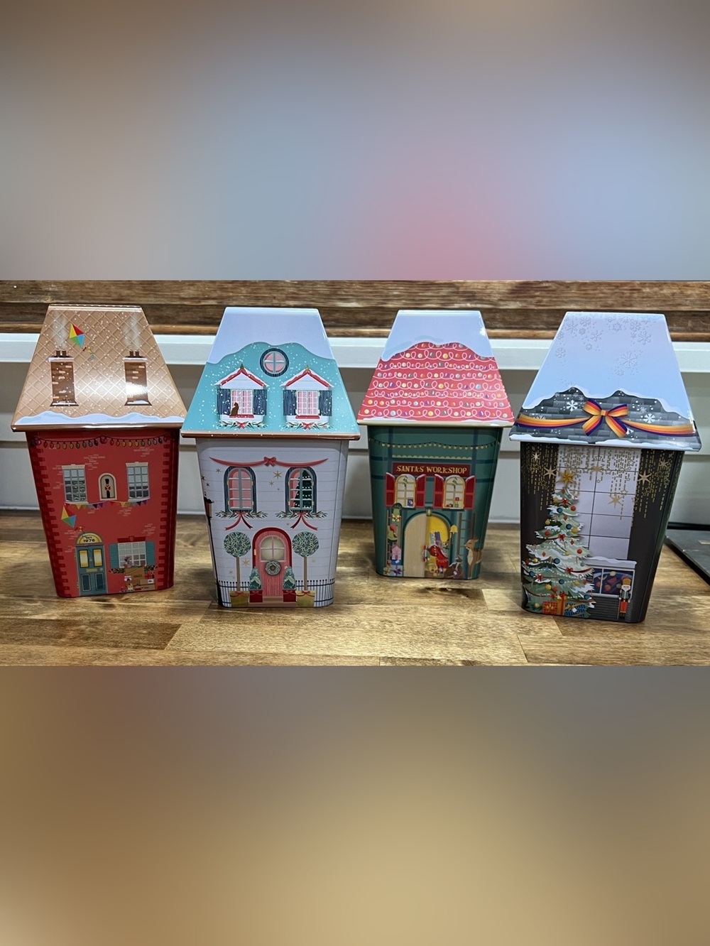 Holiday Tin House Set